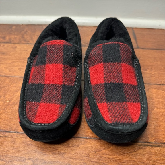UGG Other - UGG Ascot Tartan Buffalo Plaid Slip On Fleece Lined Slippers 8